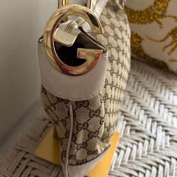 Gucci Vintage Canvas and Leather Shoulder Bag - Picture 3 of 9